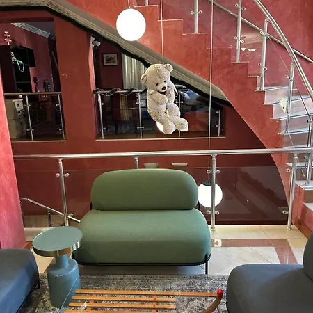 Vintage De Lux, Location, 2bdr Grand Monastery, Apartment *