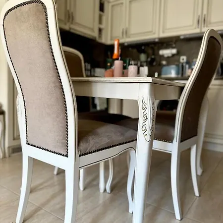 Vintage De Lux, Location, 2bdr Grand Monastery, Apartment Pamporowo