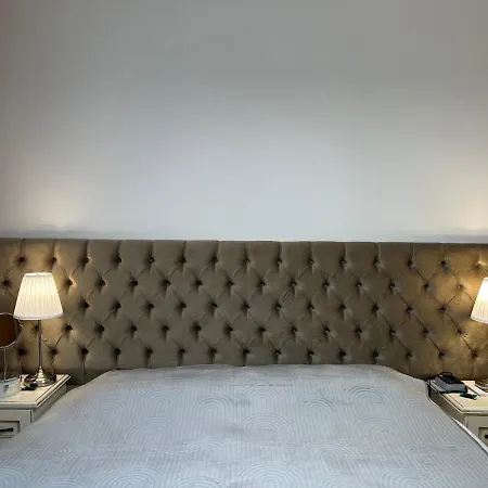 Vintage De Lux, Location, 2bdr Grand Monastery, Apartment